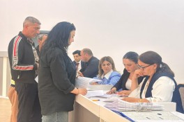 Növbəti köç karvanı Cəbrayılın Şükürbəyli kəndinə çatıb, açarlar təqdim olunub - FOTO  - YENİLƏNİB-1 