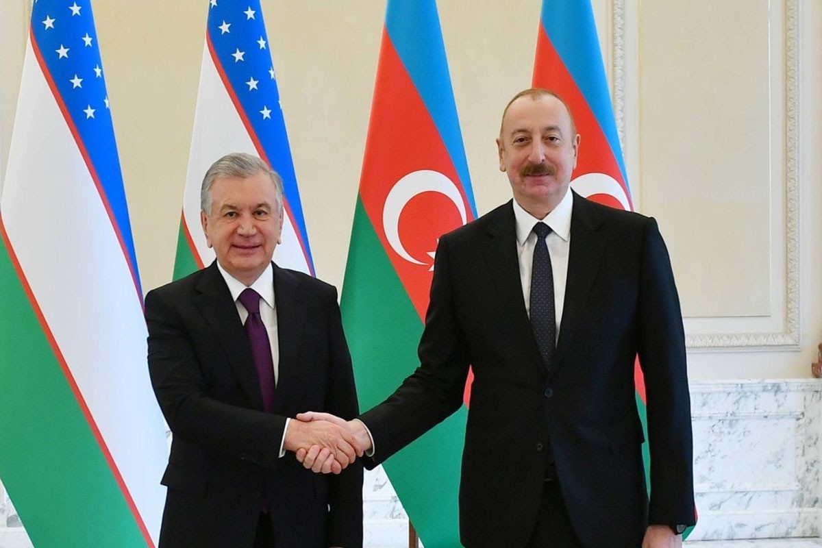 Özbəkistan Respublikasının Prezidenti Şavkat Mirziyoyev və Azərbaycan Respublikasının Prezidenti İlham Əliyev