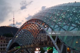 Tbilisi teleqülləsi və “Sülh körpüsü” Azərbaycan bayrağının rənglərində işıqlandırılıb - FOTO  - VİDEO 