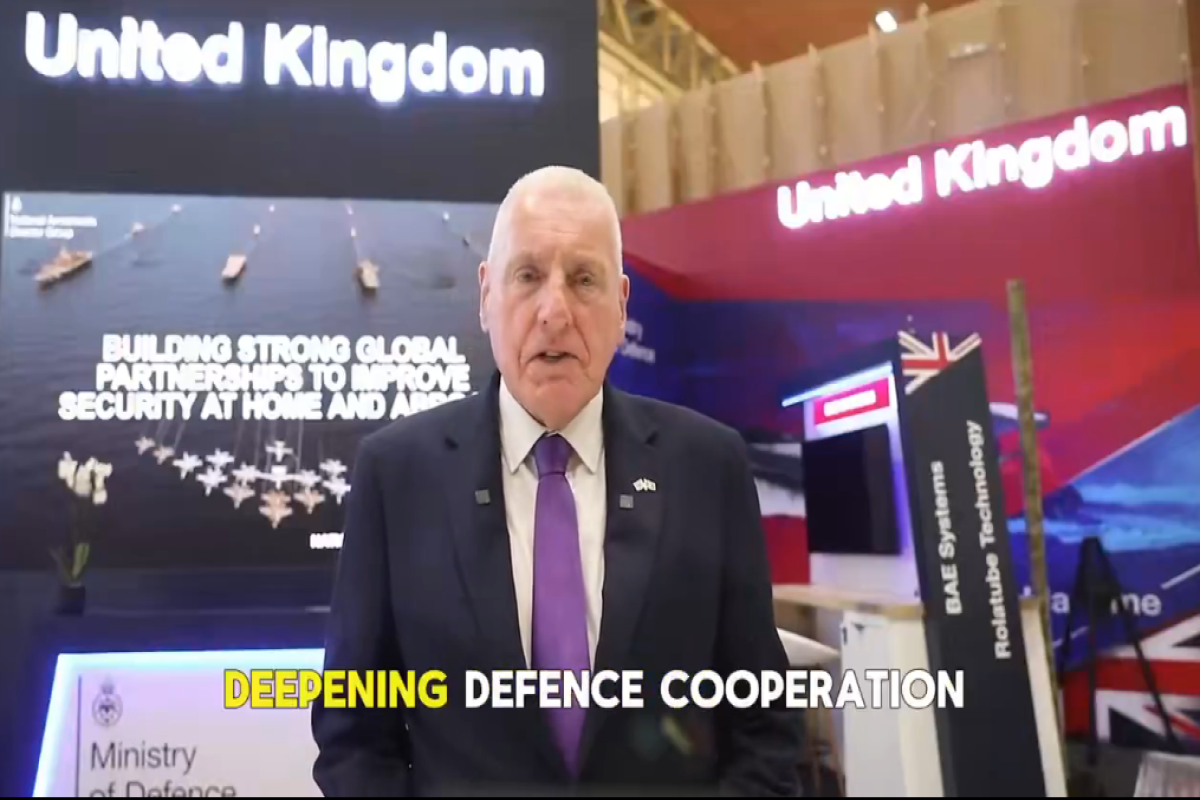 Böyük Britaniyanın müdafiə üzrə dövlət naziri Lord Vernon Koker