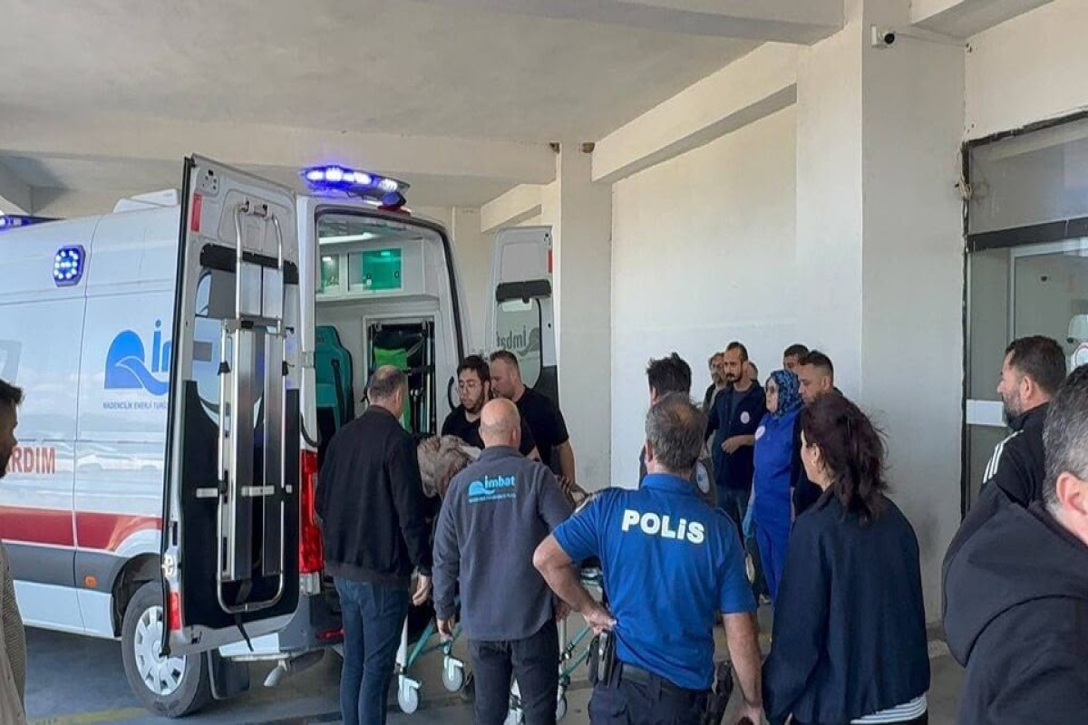 Türkiyənin Soma kömür mədənində uçqun baş verib, 5 işçi dağıntılar altında qalıb