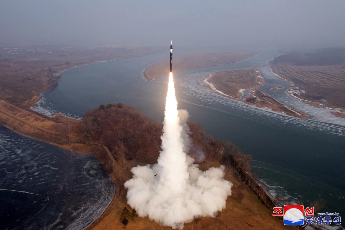 Şimali Koreyanın hipersəs raketi 1000 kilometr məsafədəki hədəfi vurub