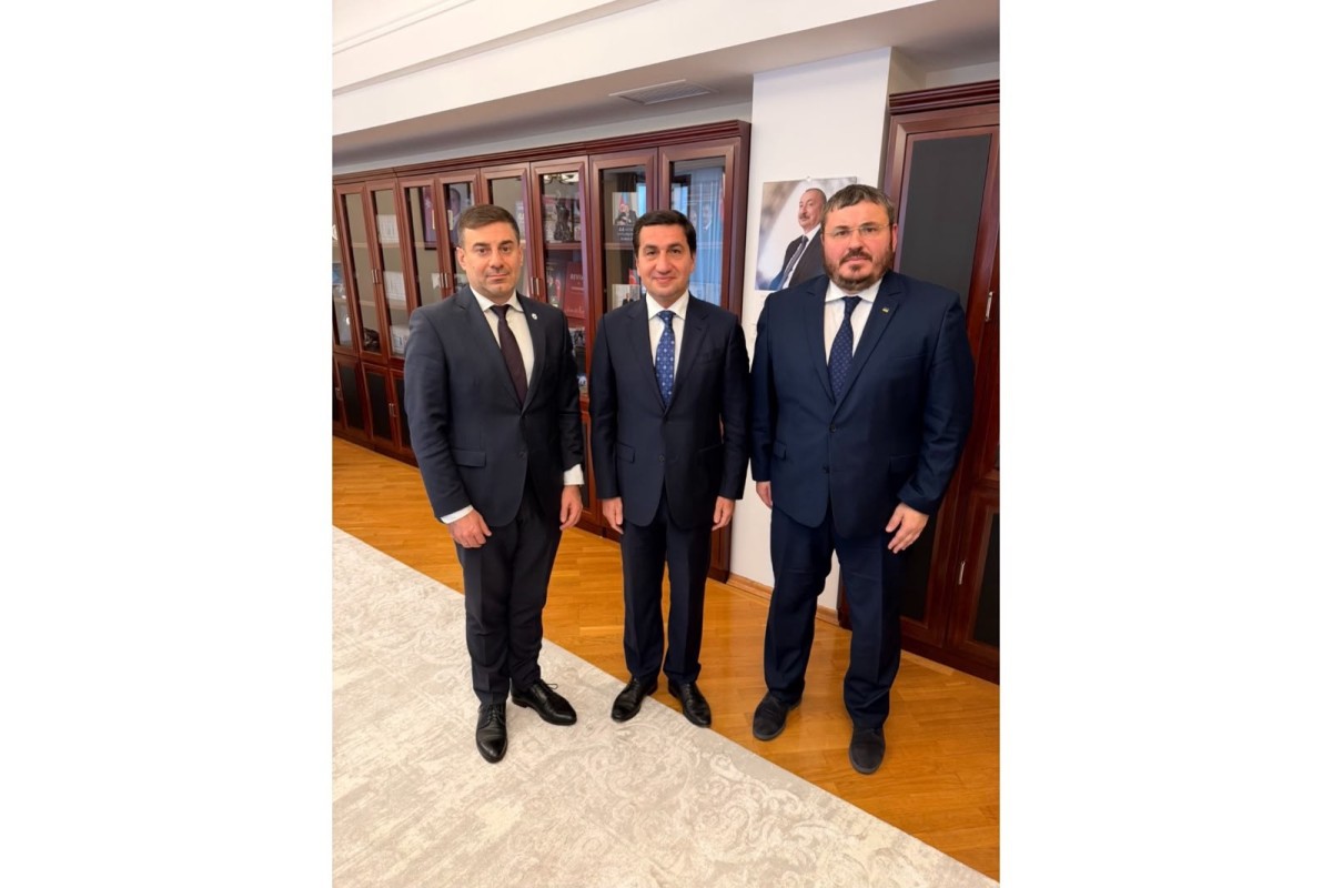 Ukrayna Ombudsmanı Dmitro Lubinets, Azərbaycan Prezidentinin köməkçisi Hikmət Hacıyev, Ukrayna səfiri Yuriy Husyev