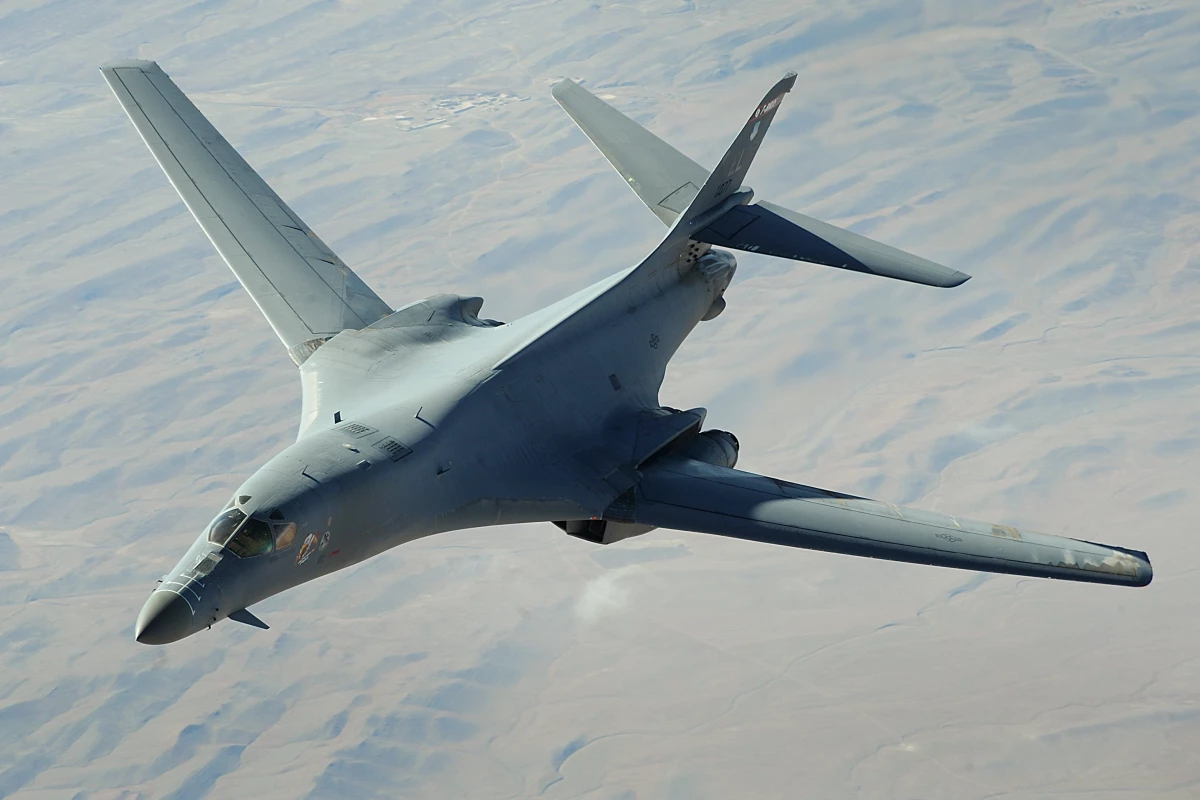 Tramp Britaniyadakı bazadan B-1 bombardmançılarının çıxarılmasının səbəbini açıqlayıb