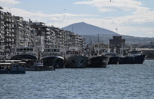 Yunanıstanda balıqçılar yanacağın bahalaşmasına etiraz edirlər