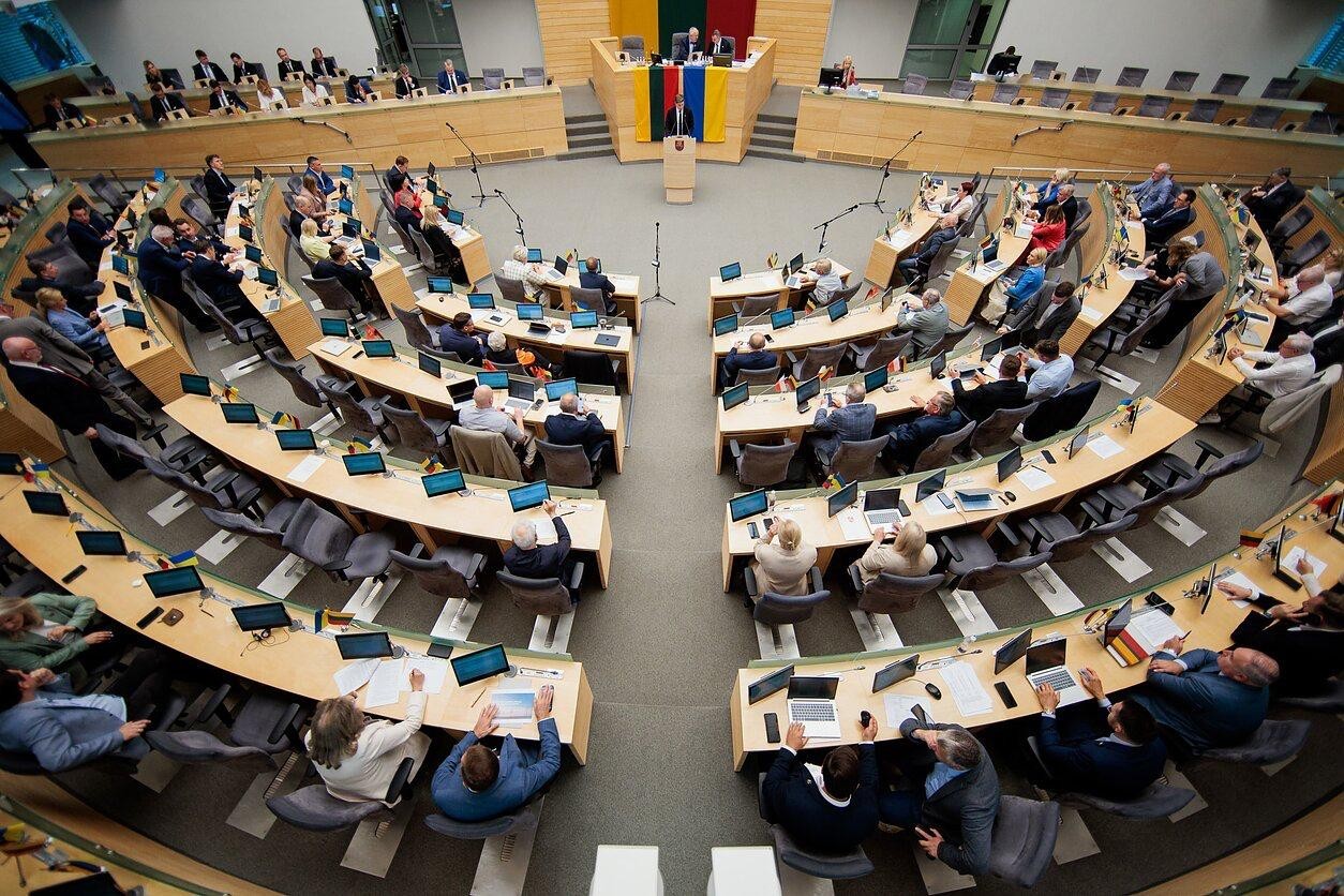 Litva Parlamenti Konstitusiyaya nüvə silahlarının yerləşdirilməsinə qoyulan qadağanı ləğv edən düzəlişi təsdiqləyib