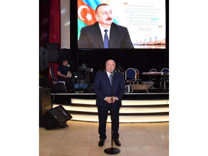 Sumqayıtda Beynəlxalq Müəllimlər Günü qeyd olunub