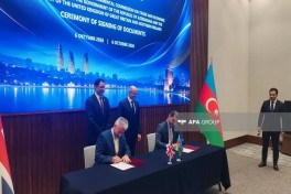 Bakıda Azərbaycan-Böyük Britaniya hökumətlərarası komissiyasının 8-ci iclasında bir sıra sənədlər imzalanıb - FOTO