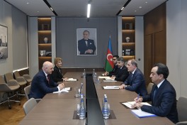 Gürcüstanın yeni səfiri etimadnaməsinin surətini Ceyhun Bayramova təqdim edib