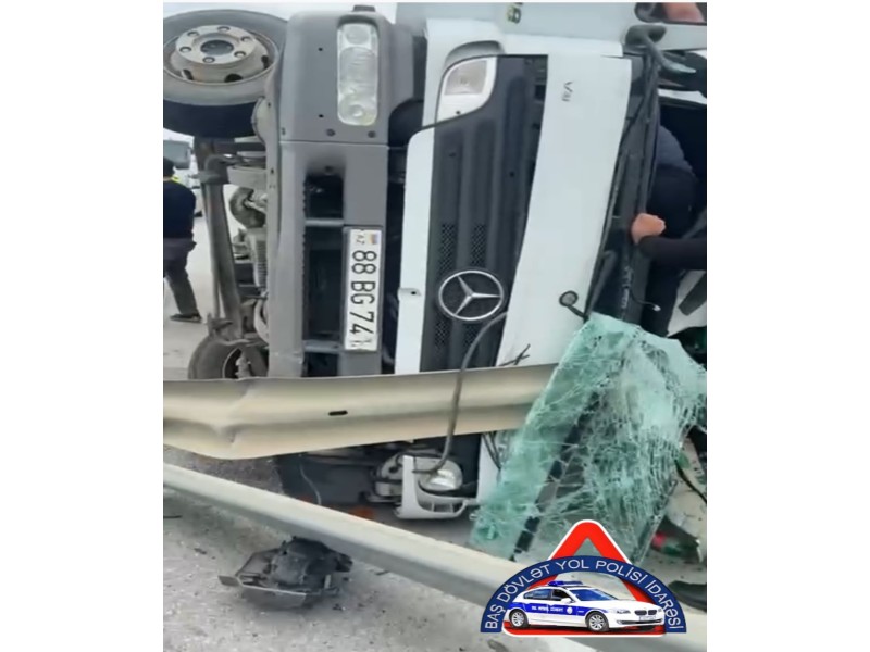 Bakı-Qazax yolunda yük maşını aşıb, 3 nəfər ölüb, 2 nəfər xəsarət alıb- FOTO  - YENİLƏNİB  - VİDEO 