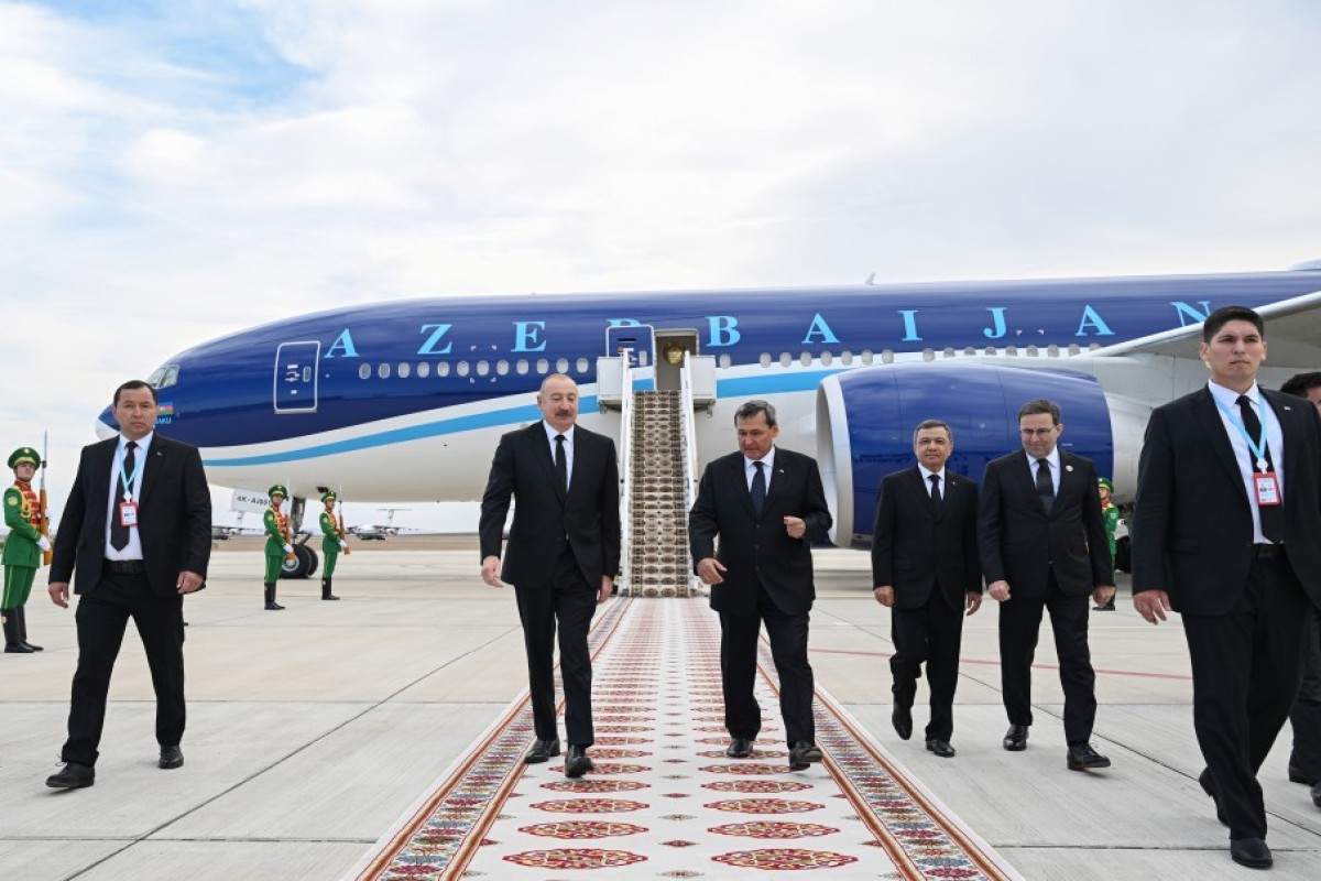 Prezident İlham Əliyev Türkmənistana işgüzar səfərə gəlib - FOTO 