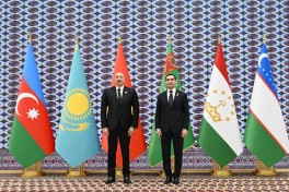 Prezident Azərbaycan və Mərkəzi Asiya Dövlət Başçılarının 8-ci Məşvərət görüşündə iştirak etmək üçün “Avaza” Kompleksinə gəlib