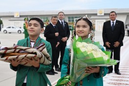 Prezident İlham Əliyev Türkmənistana işgüzar səfərə gəlib - FOTO 