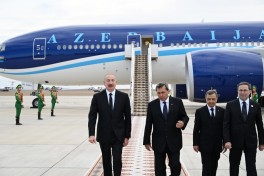 Prezident İlham Əliyev Türkmənistana işgüzar səfərə gəlib - FOTO 