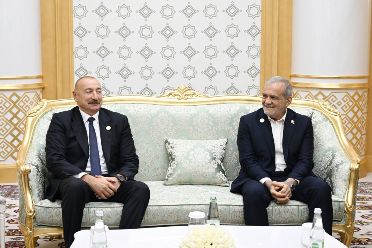 Prezident İlham Əliyev və İran İslam Respublikasının Prezidenti Məsud Pezeşkian