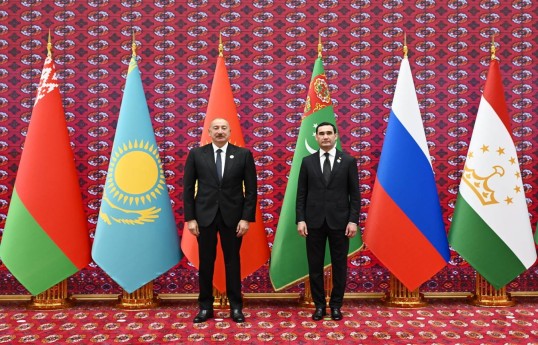 Prezidenti İlham Əliyev və Türkmənistan Prezidenti Sərdar Berdiməhəmmədov