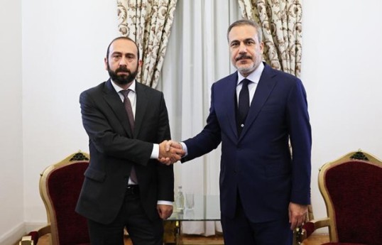 Ararat Mirzoyan, Hakan Fidan