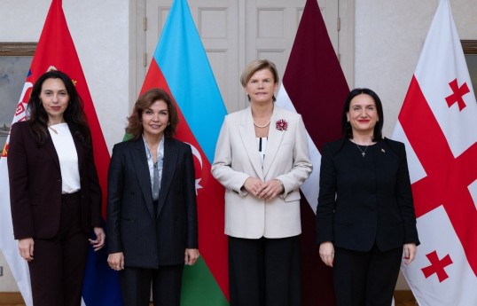 Latviya XİN rəhbəri Azərbaycan səfiri ilə görüşüb