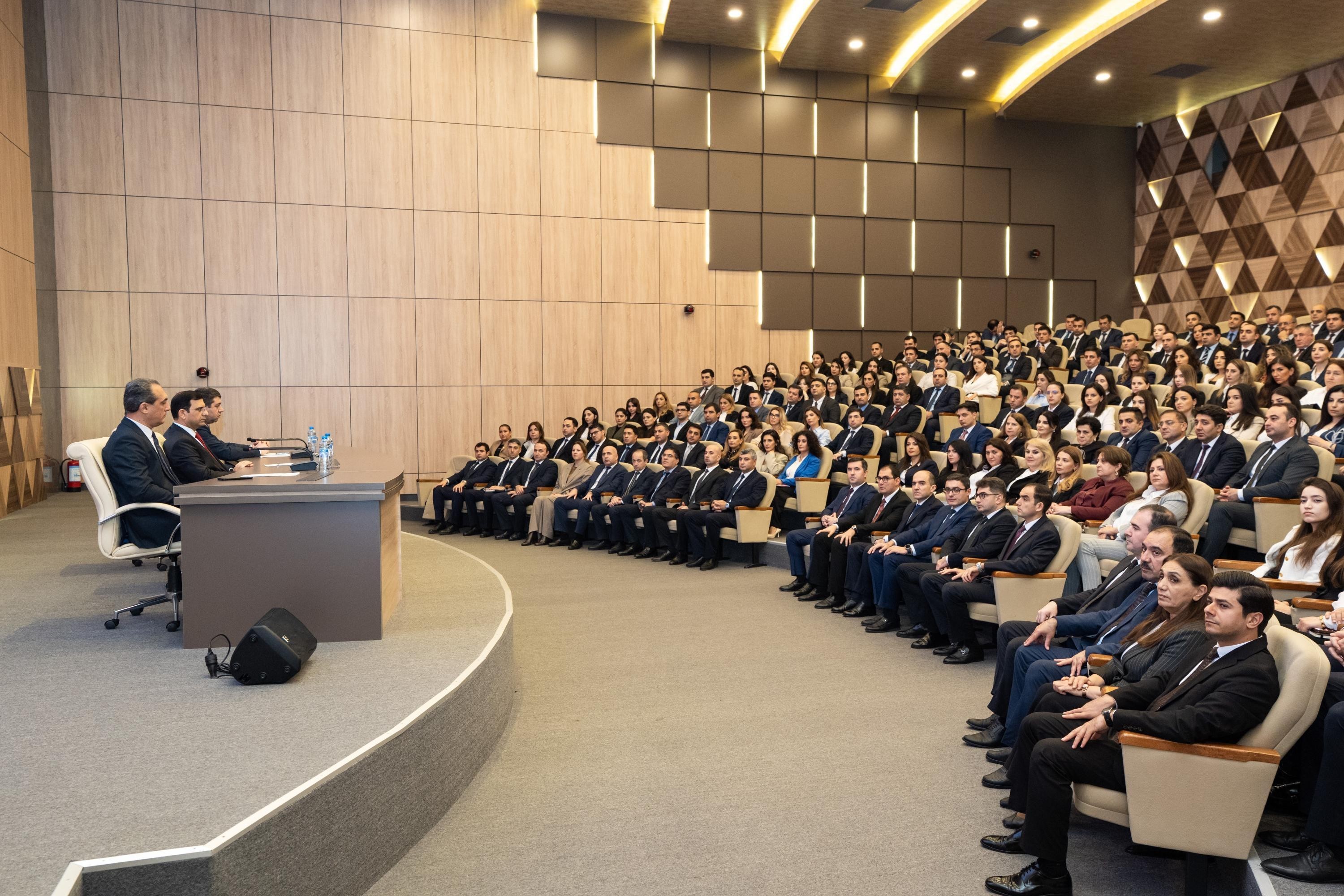 Əmək və Əhalinin Sosial Müdafiəsi Nazirliyində müşavirə keçirilib