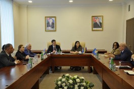 FHN yanında İctimai şuranın üzvləri arasında görüş keçirilib