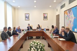 FHN yanında İctimai şuranın üzvləri arasında görüş keçirilib