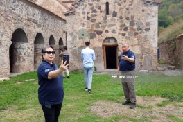 Beynəlxalq səyyahlar Xudavəng monastır kompleksini ziyarət edib - FOTO