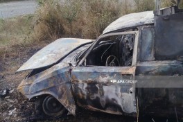 Şəkidə iki maşın toqquşub, avtomobillərdən biri yanıb - FOTO 