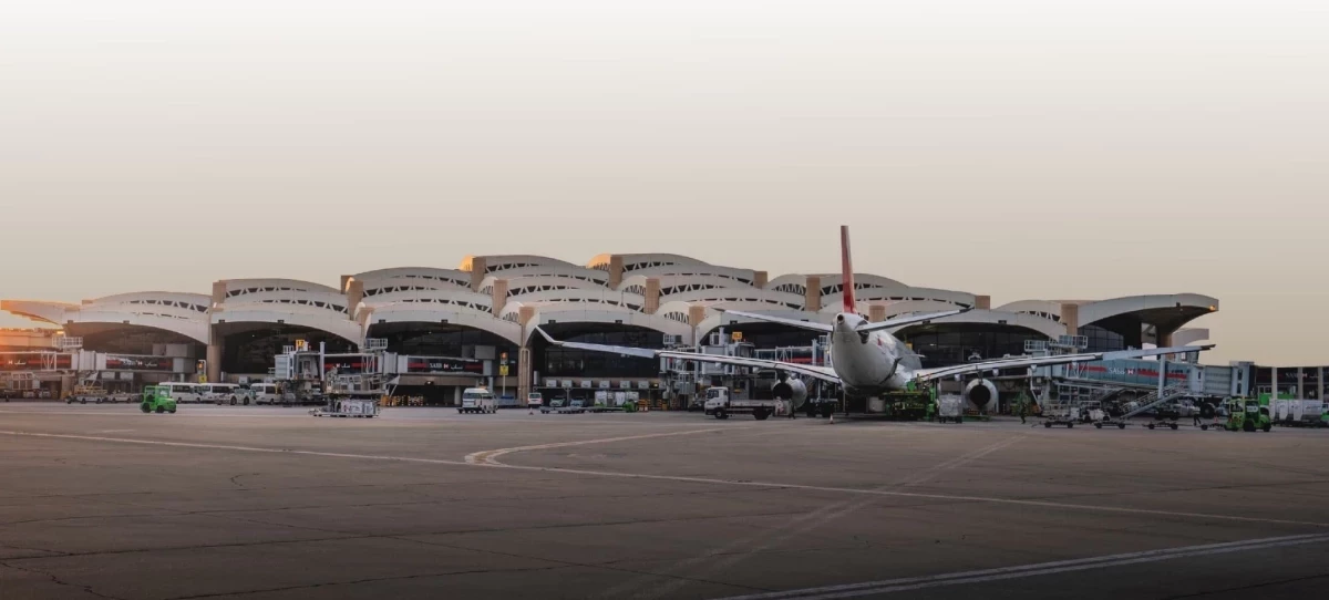 Husilər yenidən Ər-Riyad aeroportuna hücum edib