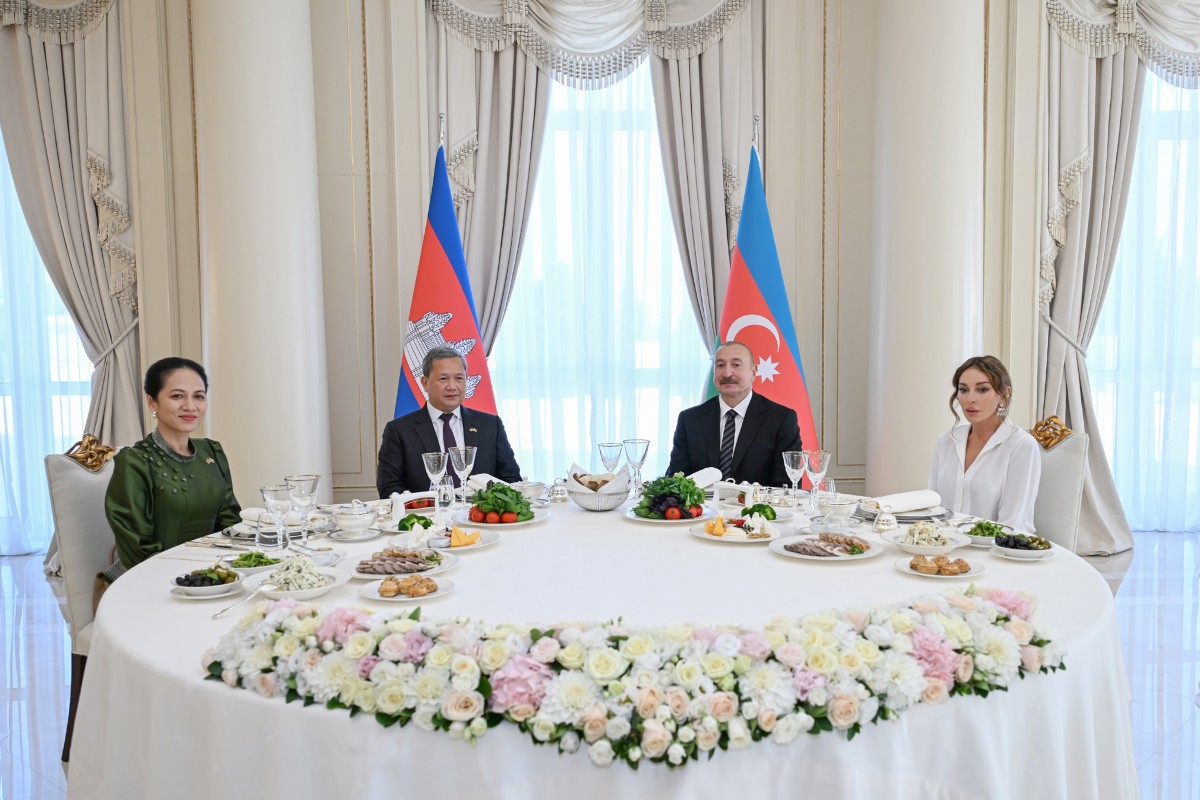 Official luncheon hosted on behalf of President Ilham Aliyev in honor of Cambodian Prime Minister