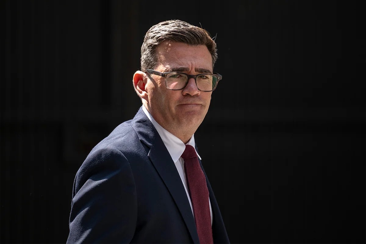 Böyük Britaniyanın Baş naziri Endi Börnem