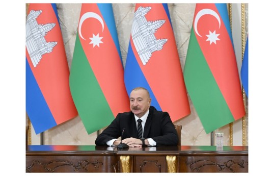 Prezident İlham Əliyev Kamboca Baş naziri ilə mina problemini müzakirə edib
