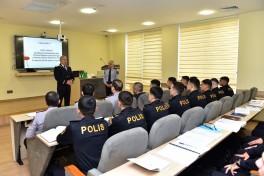 Polis Akademiyasında təcrübəli mütəxəssislərin iştirakı ilə dərslər keçirilir