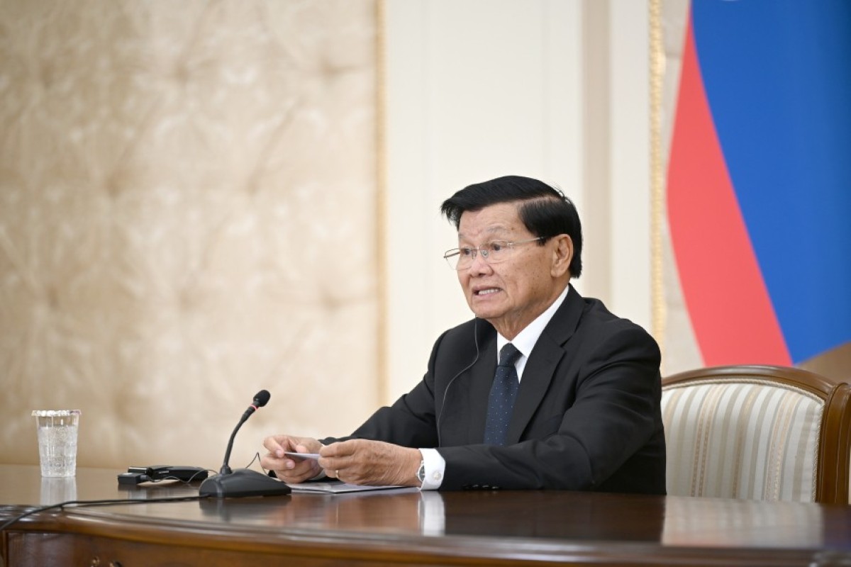Laos Xalq Demokratik Respublikasının Prezidenti Thonqlun Sisulit