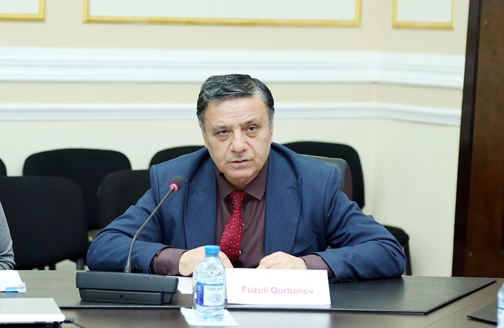 Alim: Vahid məktəbli forması yeni tarixi mərhələnin tələbidir