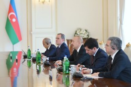 Prezident İlham Əliyevin Laos Prezidenti ilə geniş tərkibdə görüşü olub - FOTO 