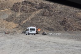 Naxçıvanı Zəngəzur dəhlizinə bağlayacaq dəmir yolunun tikintisi sürətlə davam edir - FOTO 
