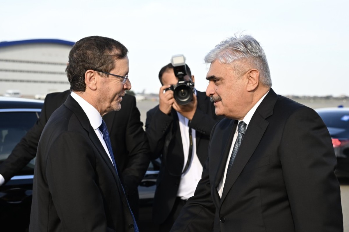 İsrail Prezidenti İsxak Hersoq Azərbaycana səfərə gəlib