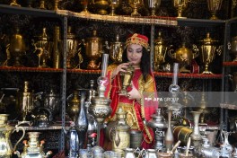 Bakının mərkəzində kəlağayı ilə yürüş keçirilib - FOTO 