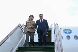 Qırğızıstan Prezidenti Azərbaycana səfərə gəlib