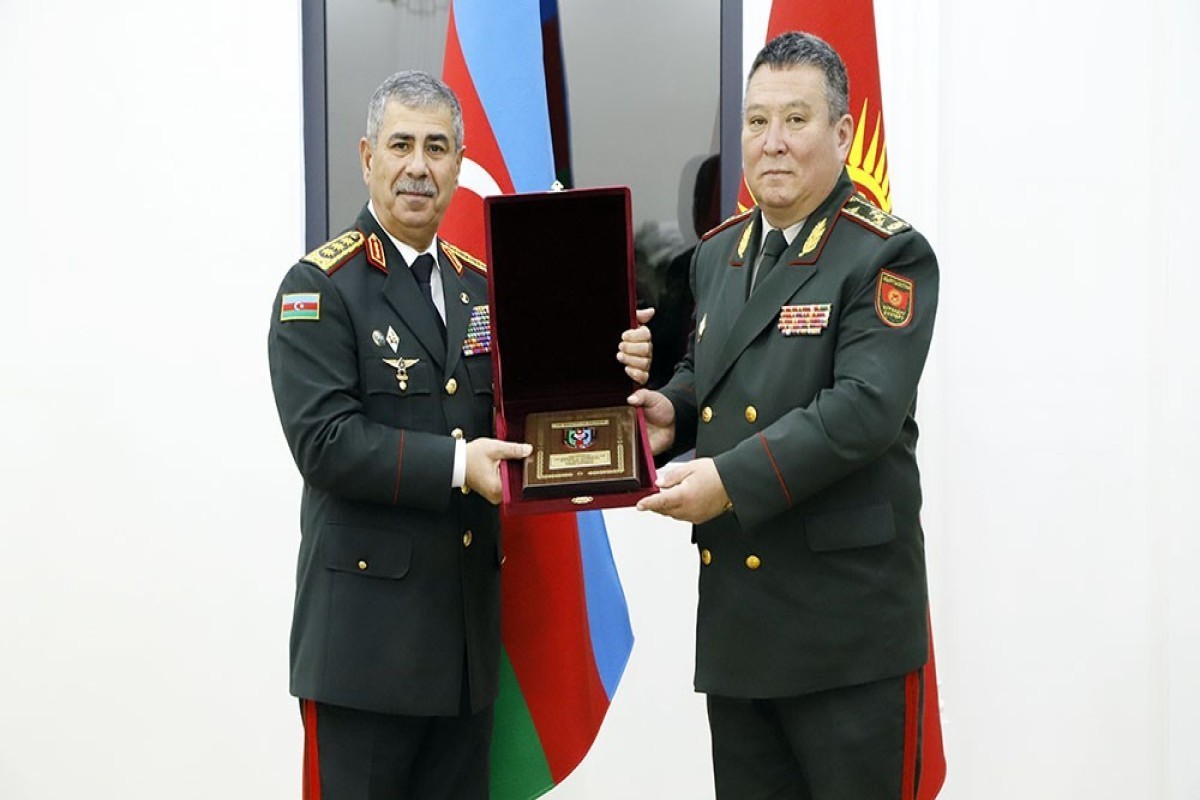 Azerbaijan Defense Minister meets with his Kyrgyz counterpart