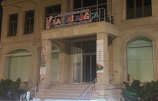 Sumqayıtda "Laləli" bağçada sürüşkəndən yıxılan uşağın qolu sınıb - VİDEO 