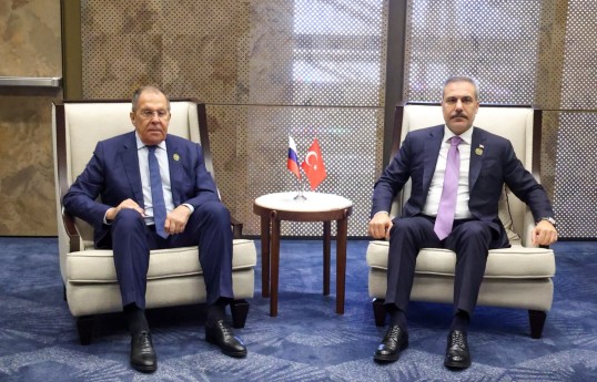 Rusiyanın xarici işlər naziri Sergey Lavrov, Türkiyənin xarici işlər naziri Hakan Fidan