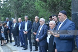 Xalq artisti Ramiz Quliyevin qəbirüstü abidəsinin açılışı olub - FOTO 