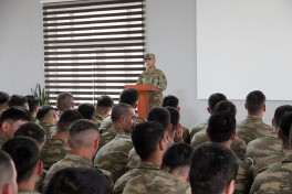 XTQ hərbi hissəsində vəzifəlilərin təlim toplanışı davam edir