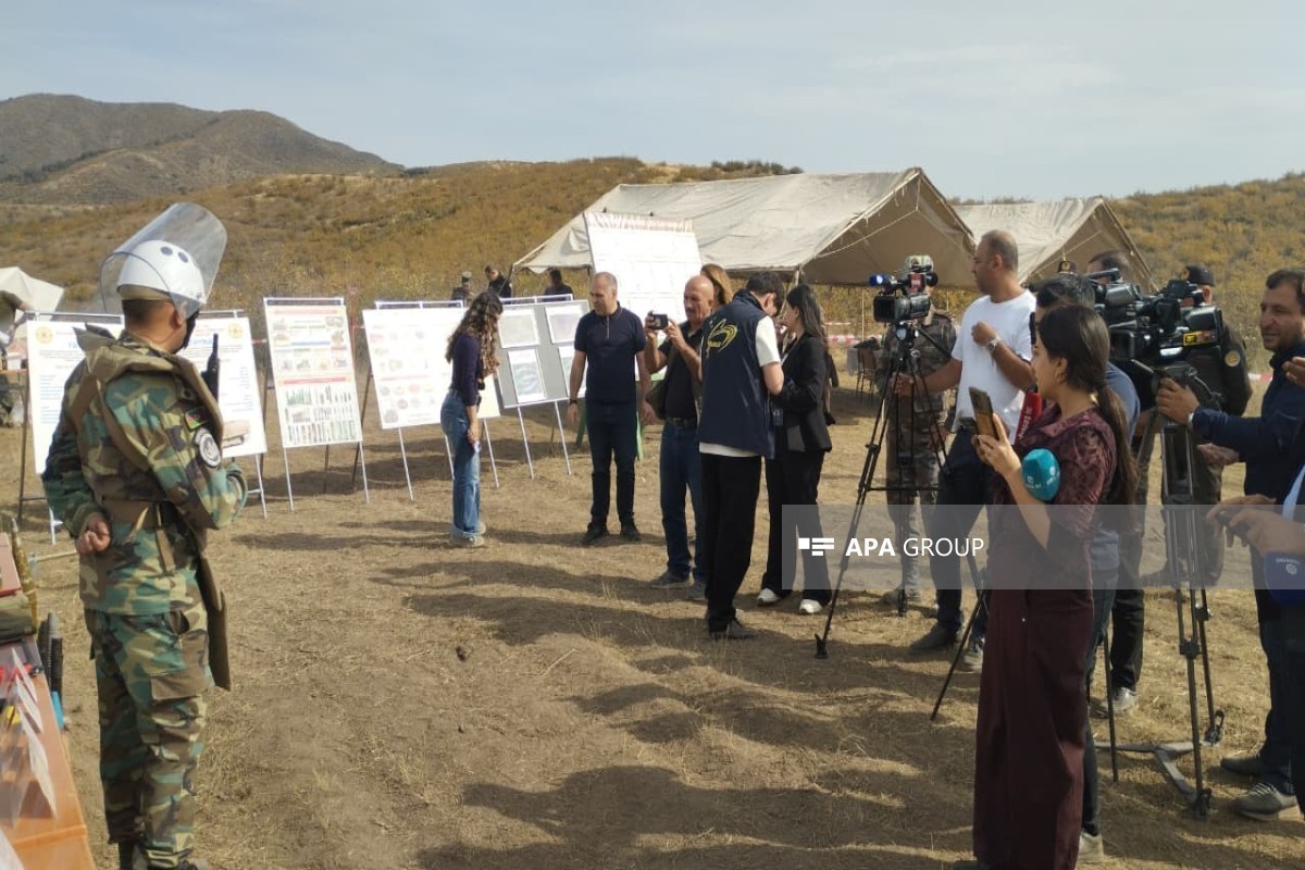 Media representatives familiarize themselves with demining operation carried out by MES in Aghdam - <span class="red_color">PHOTO