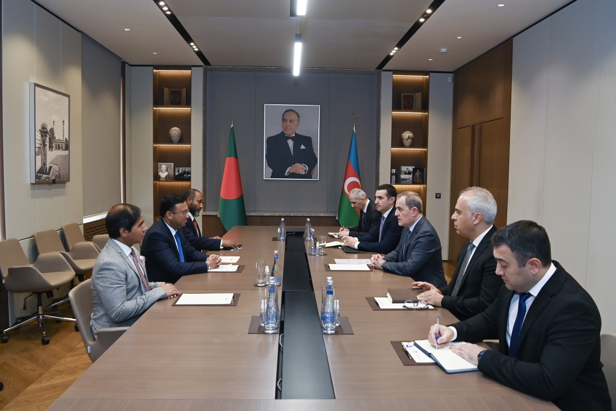 Jeyhun Bayramov meets Bangladesh’s State Minister for Foreign Affairs