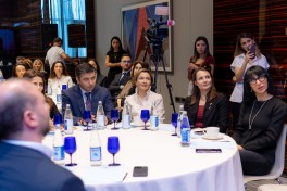 Süd vəzi xərçənginə dəstək məqsədilə “GüclüSən” sığorta məhsulu təqdim olunub