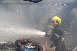 FHN: Lökbatanda anbarda yanğın olub - FOTOLENT  - VİDEO  - YENİLƏNİB 