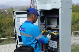 Ağdərədə 1 768 rabitə dirəyi basdırılıb, 334 km fiber-optik kabel çəkilib - FOTO 