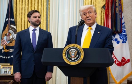 ABŞ-nin vitse-prezidenti Cey Di Vens və ABŞ prezidenti Donald Tramp